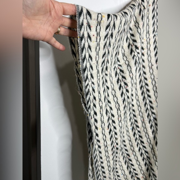 Oversize Boho Print Sweater Shrug - Picture 3 of 5